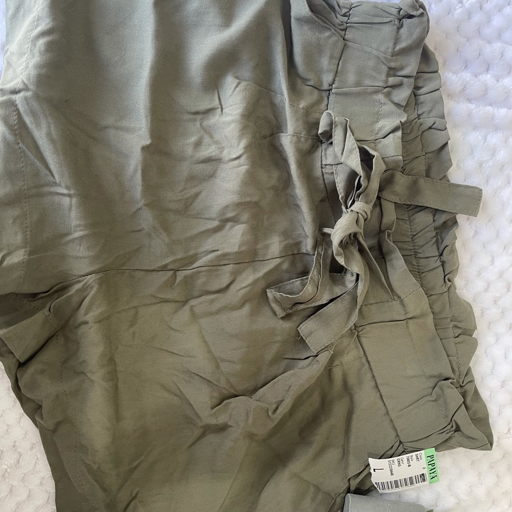 Shorts - Picture 4 of 4
